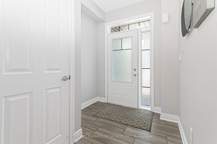Photo de la propriété:  57 Doris Pawley Crescent  ON L7C 4E7 
