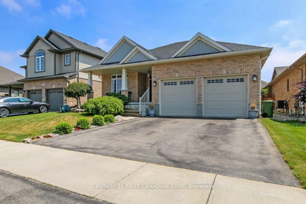 Photo de la propriété:  19 St.andrews Drive  ON N5R 0G4 