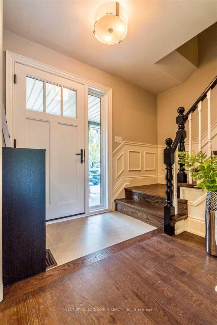 Property Photo:  71 Stoddart Drive  ON L4G 2G4 