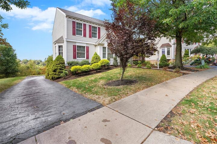 Property Photo:  247 Randy Ln  PA 15108 