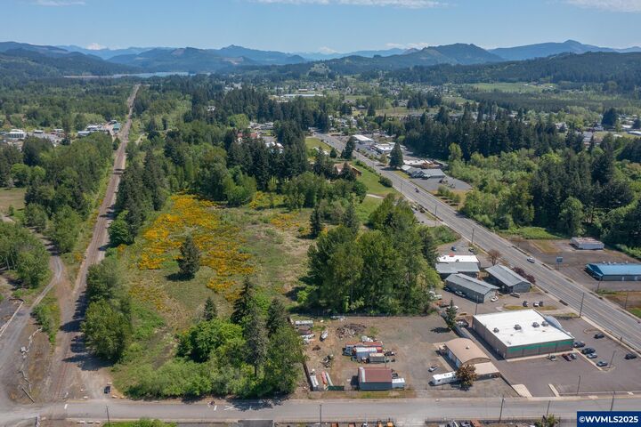 Property Photo: 2414 Next To Main St OR 97386