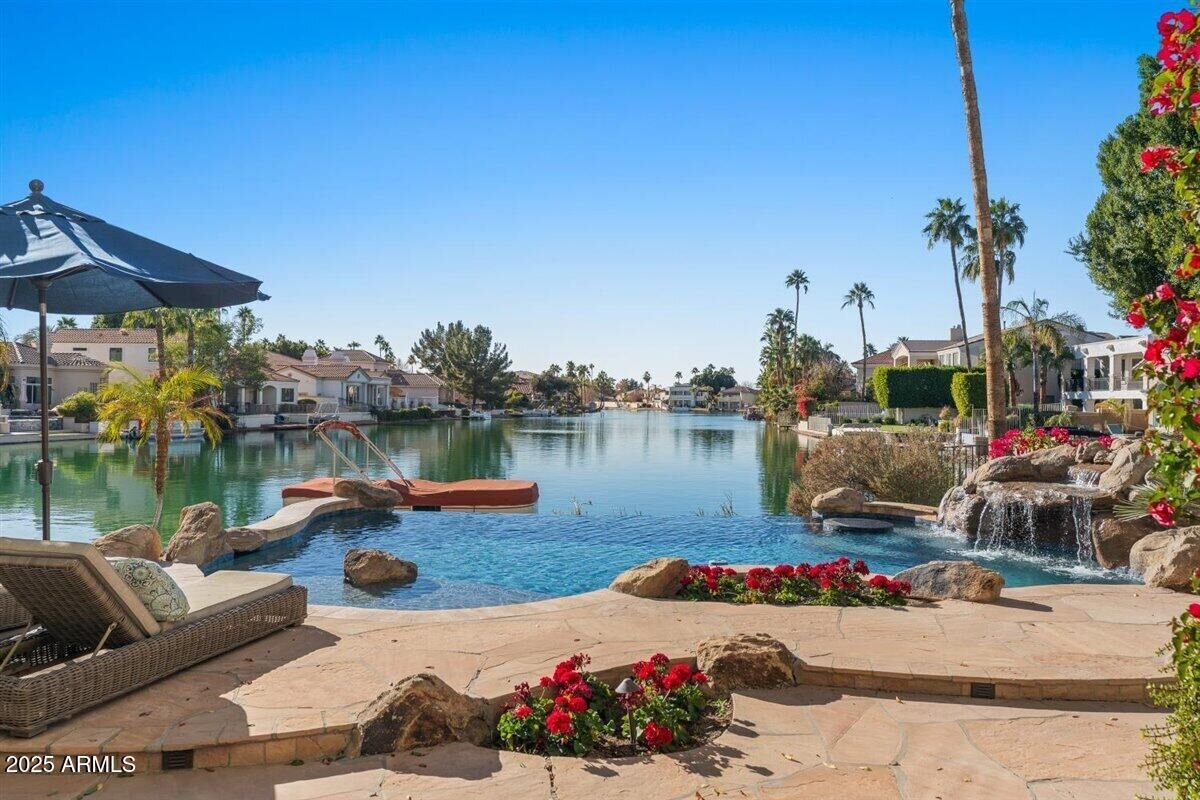 Property Photo:  1519 E Treasure Cove Drive  AZ 85234 
