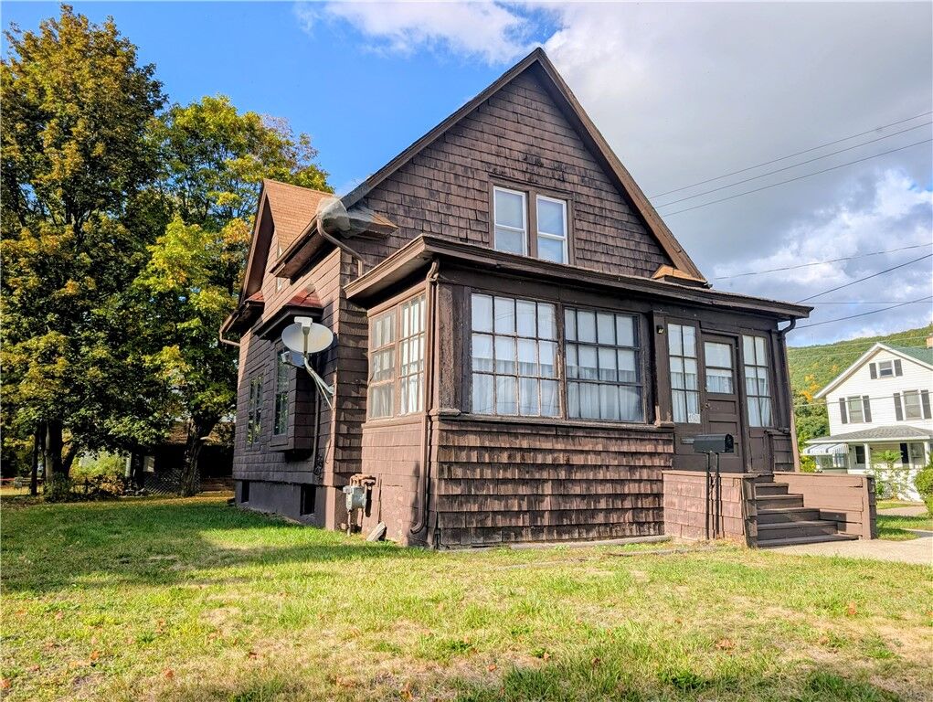 Property Photo:  423 E Thurston Street  NY 14901 