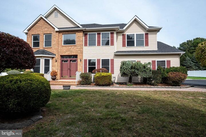27 Samantha Drive  Monroe Township NJ 08831 photo