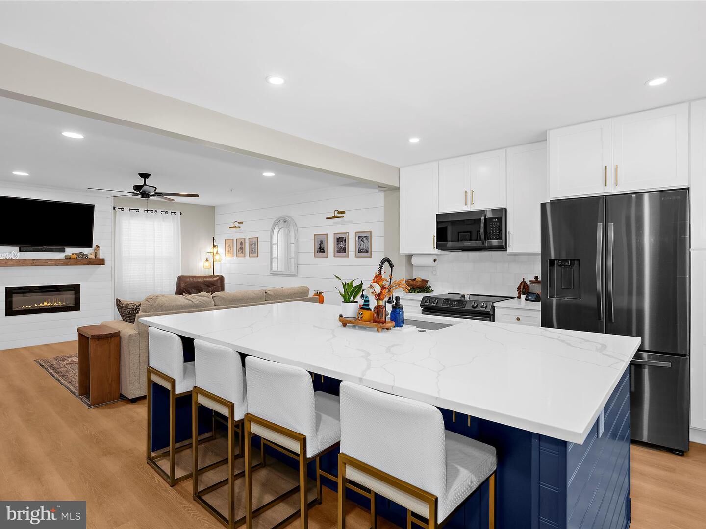 Property Photo:  243 Seneca Terrace  MD 21122 