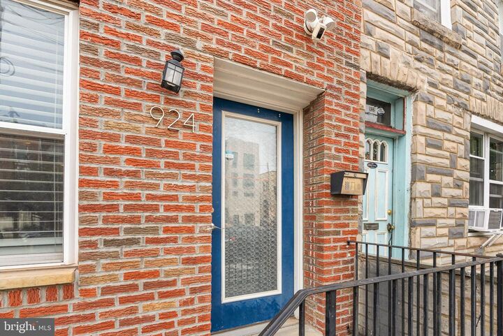 Property Photo:  924 S 11th Street 101  PA 19147 