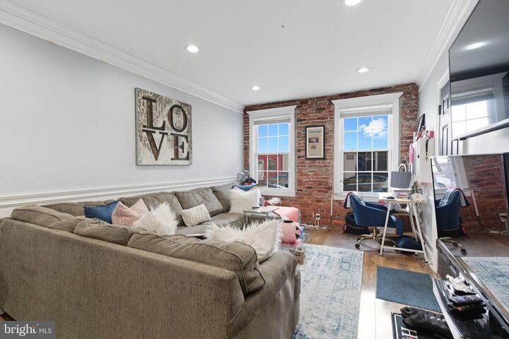 Property Photo:  1727 S 4th Street 1  PA 19148 