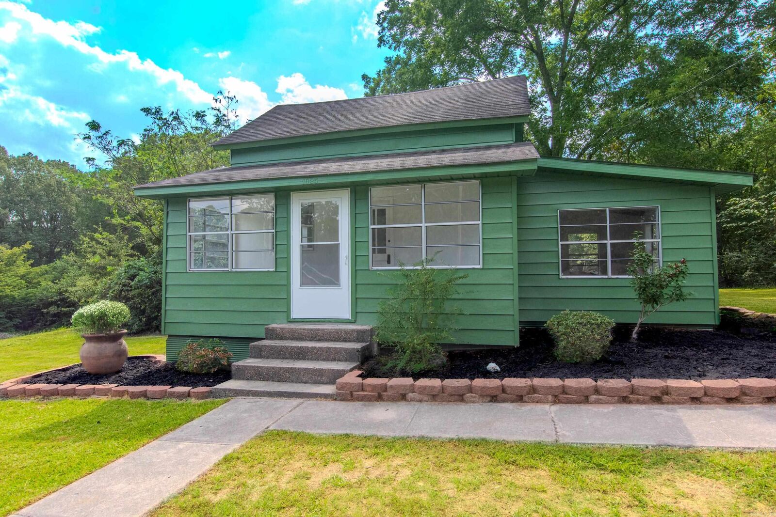 Property Photo:  1025 Virginia Avenue  AR 72011 