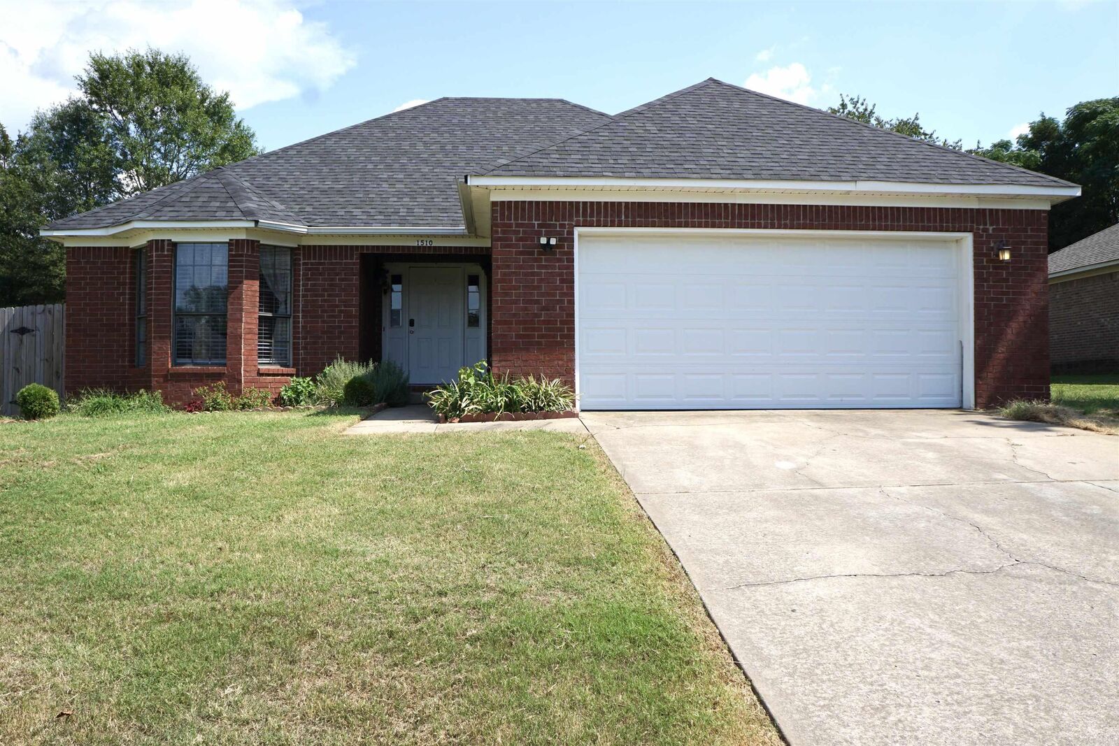 Property Photo:  1510 Arden Lane  AR 72034 