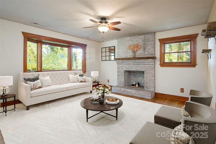 Property Photo:  40 Governors View Road  NC 28805 