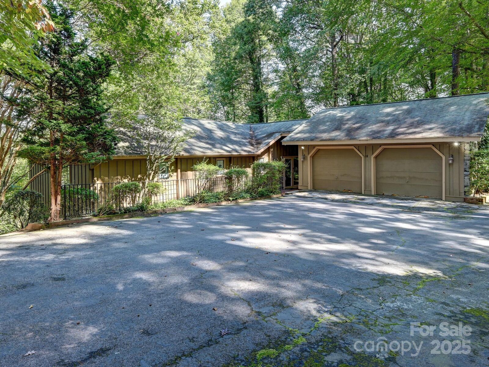 Property Photo: 215 Estate Drive NC 28739