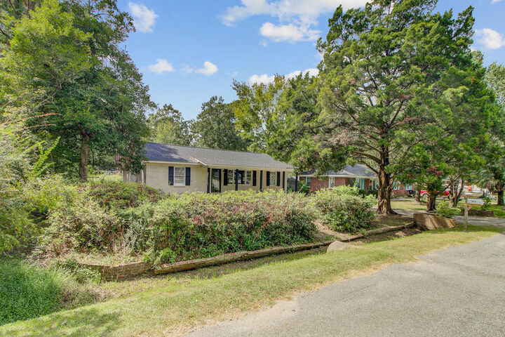 Property Photo:  140 Weeks Avenue  SC 29445 