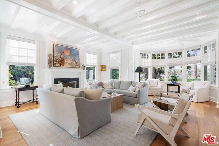 Property Photo:  401 Ocean Ave  CA 90402 