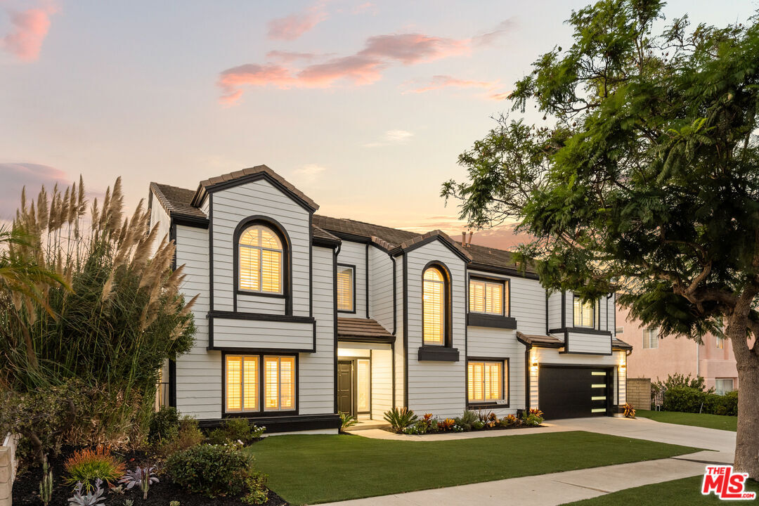 Property Photo:  6534 Kentwood Bluffs Dr  CA 90045 