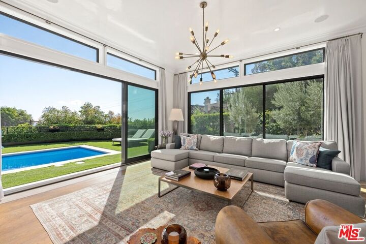 1640 N Kings Rd  Los Angeles CA 90069 photo