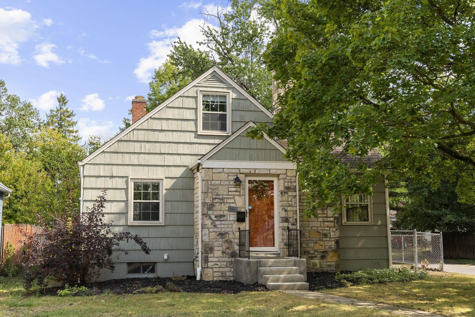 Property Photo:  2950 Oaklawn Street  OH 43224 