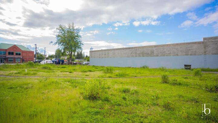 Property Photo:  33671 McDougall Avenue  BC V2S 3S9 