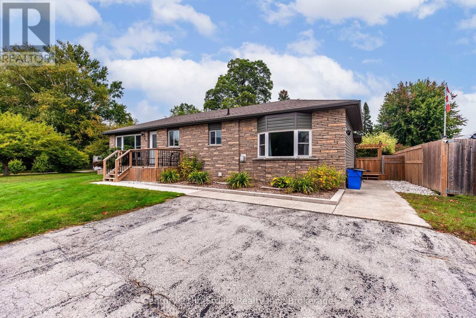 Property Photo:  393 Mill Street  ON N0H 2C0 