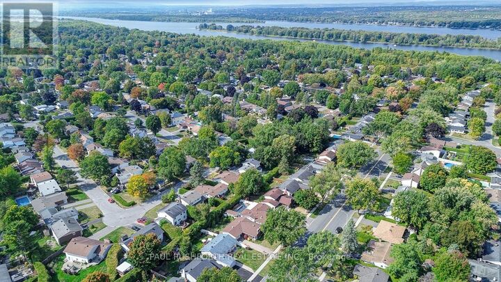 Property Photo:  2421 Ogilvie Road  ON K1J 7N3 
