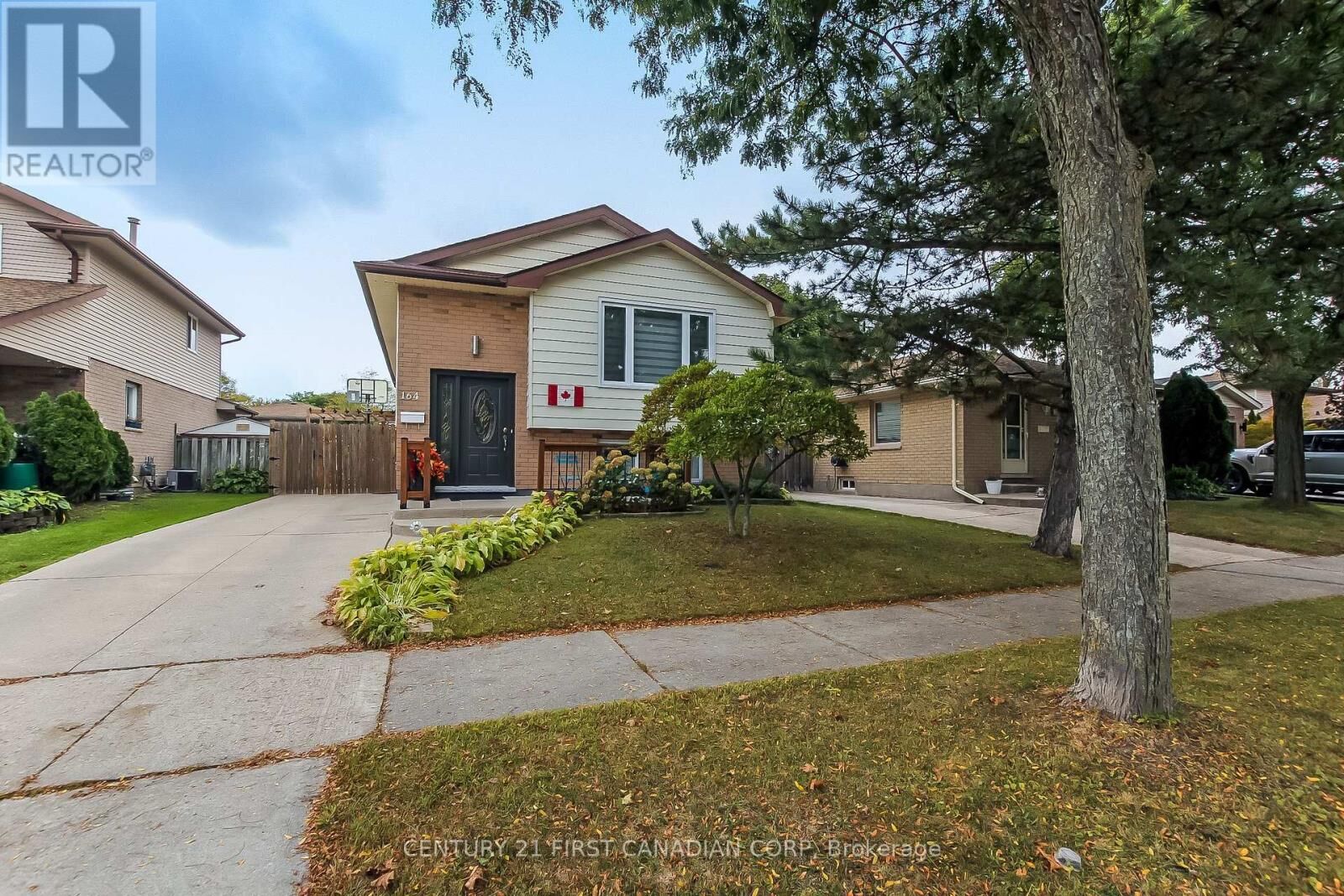 Property Photo:  164 Clara Crescent  ON N6E 3G8 
