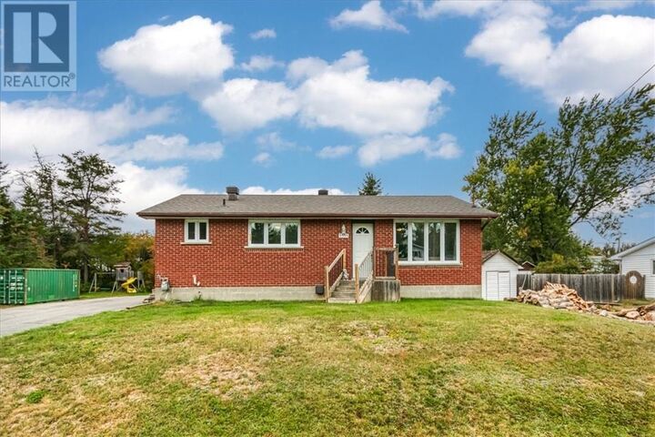 Property Photo:  3333 Maple Street  ON P3N 1G2 