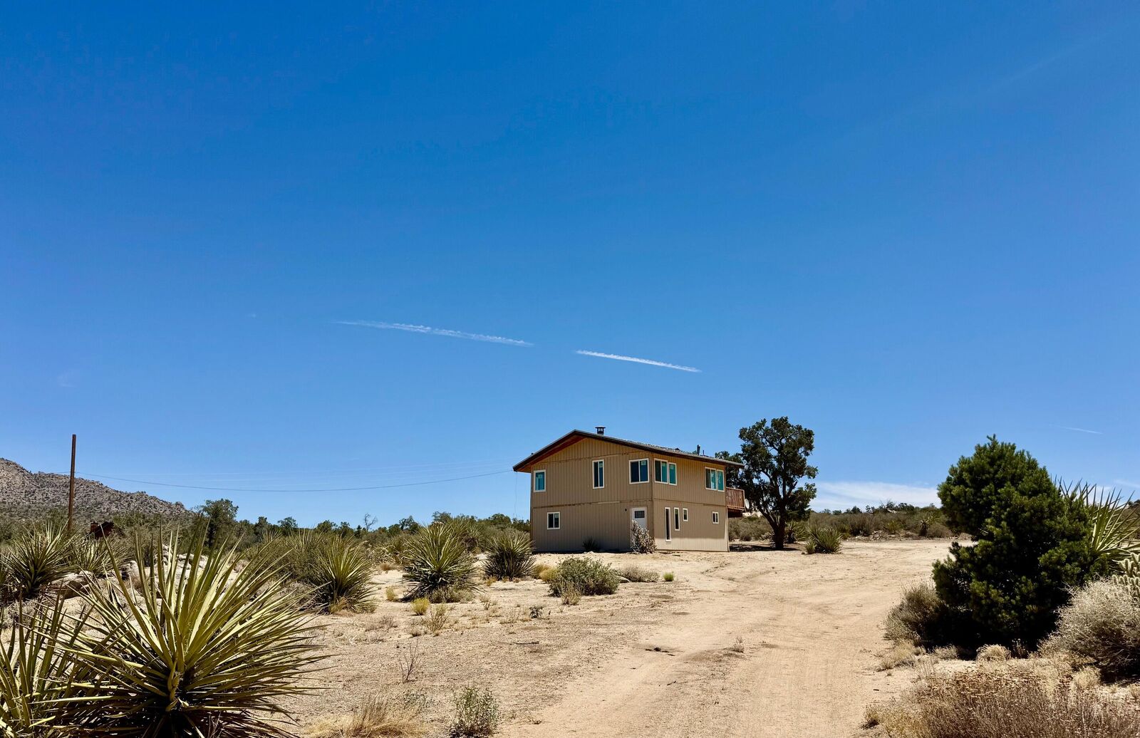 Property Photo:  61550 Jeraboa Road  CA 92561 