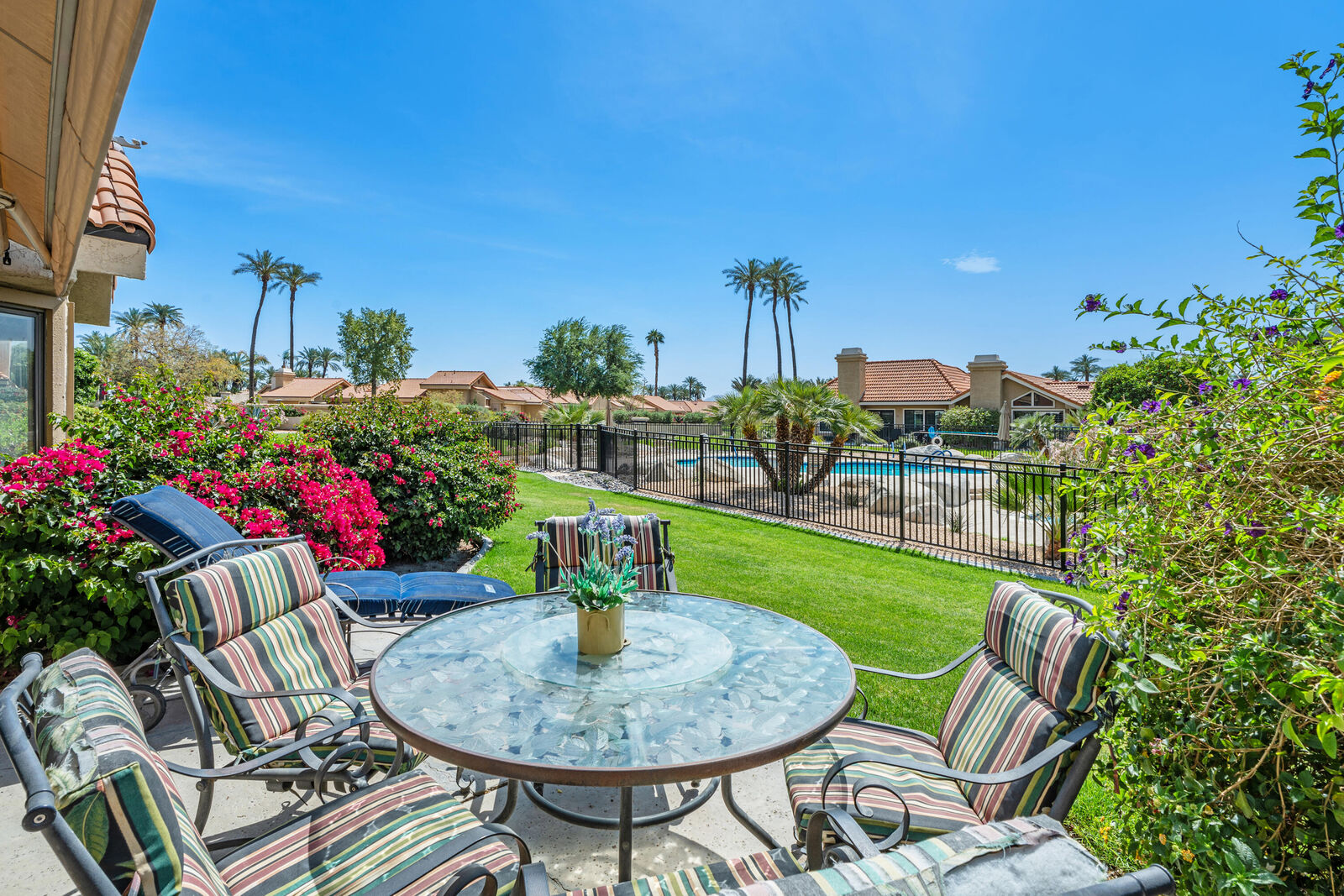 Property Photo:  9 Acapulco Drive  CA 92260 