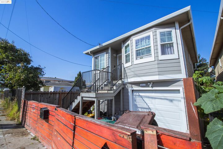 Property Photo:  653 2nd St  CA 94801 