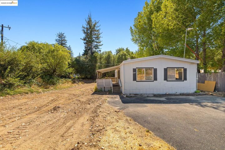 11185 Black Rd  Big Oak Flat CA 95305 photo