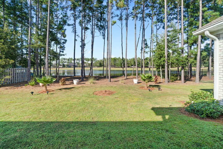 Property Photo: 142 Mill Pond Cove FL 32439