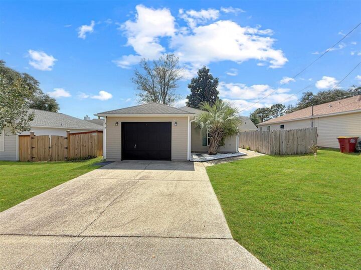 Property Photo:  312 Apple Drive  FL 32536 