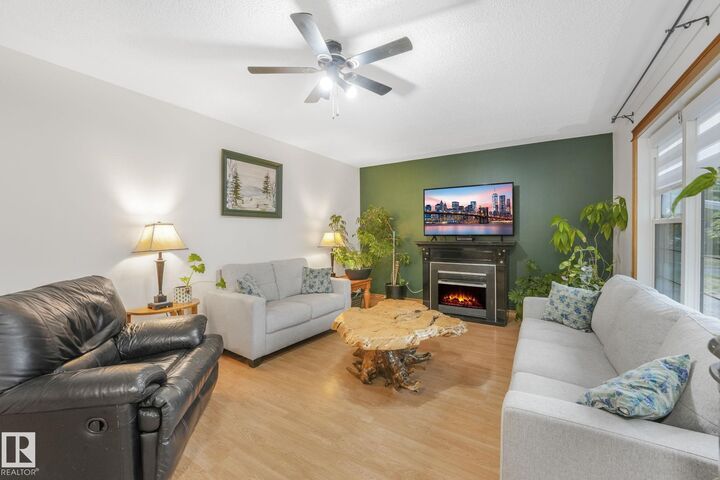 Property Photo:  135 Marion Drive  AB T8A 8A2 
