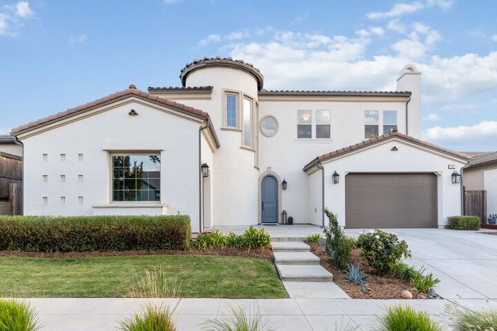 Property Photo: 850 Overstone Avenue CA 93636