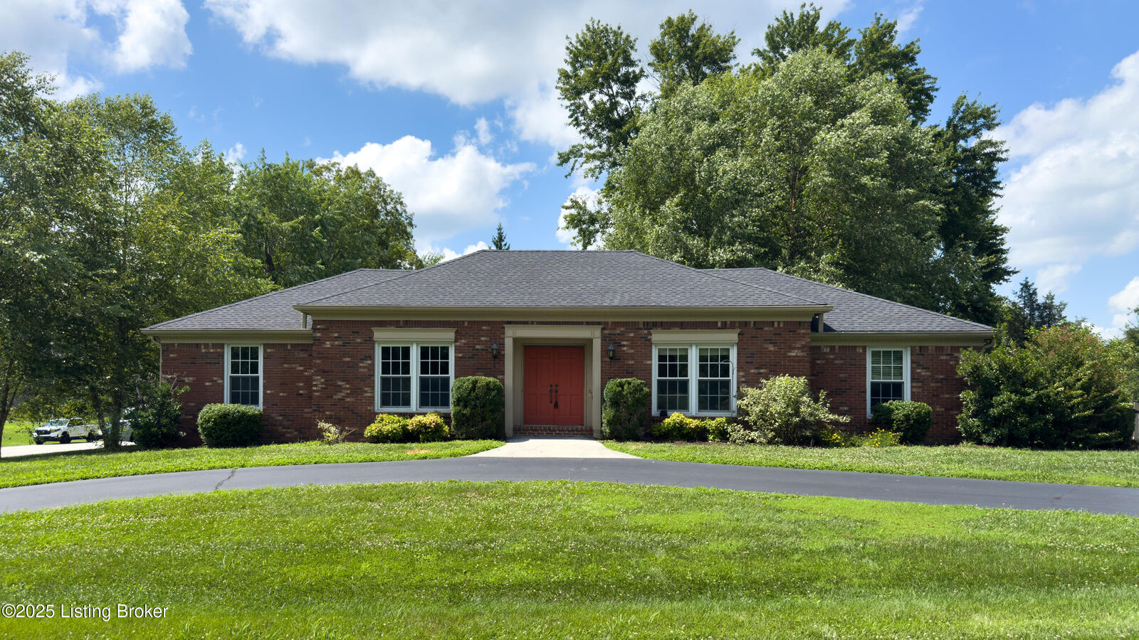Property Photo:  13015 Pine Hill Ct  KY 40059 