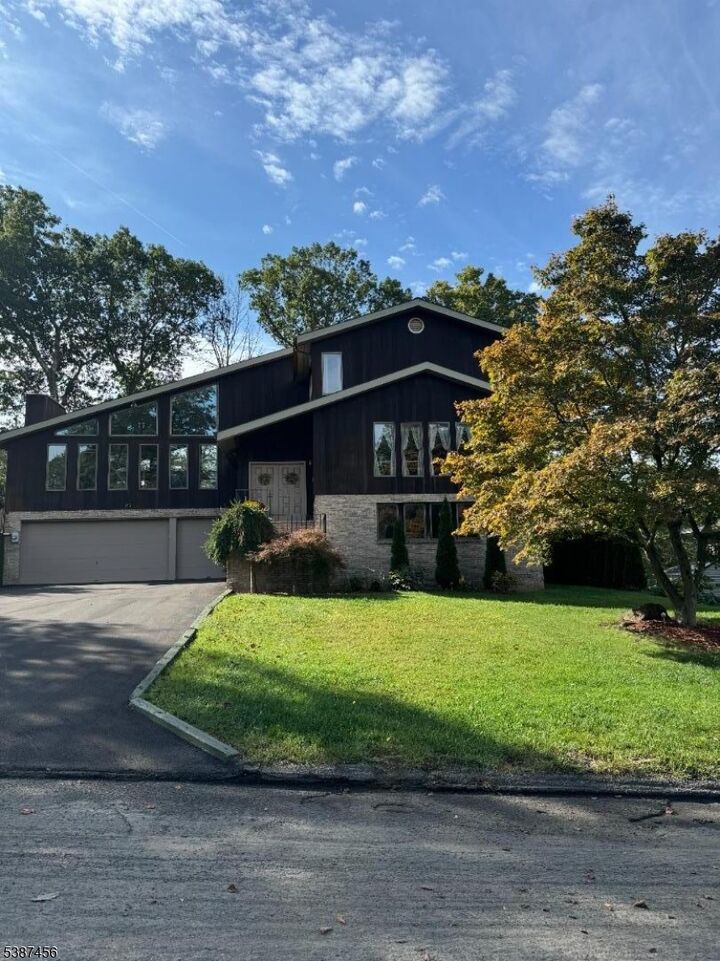 27 Yacht Club Dr  Jefferson Twp. NJ 07849 photo