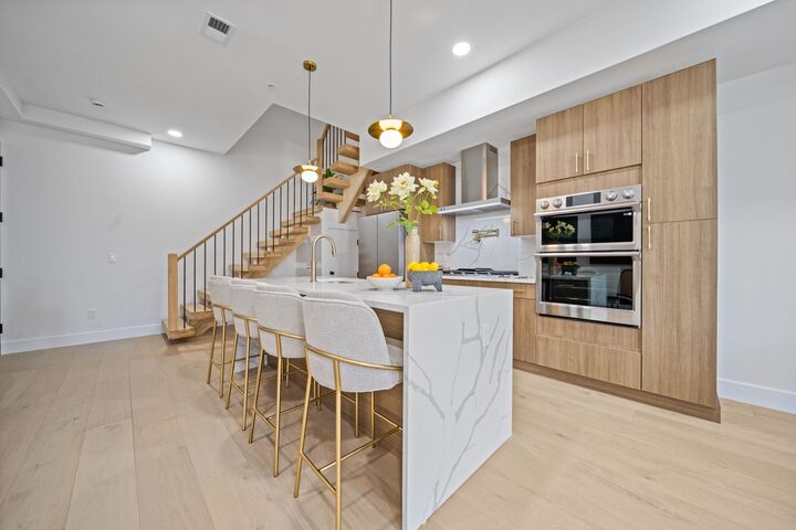Property Photo:  17 Leonard St 2  NJ 07307 