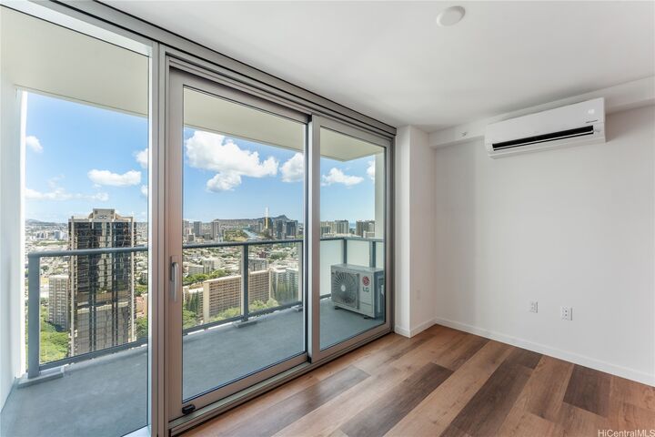 Property Photo: 1515 Liona Street 3703 HI 96814