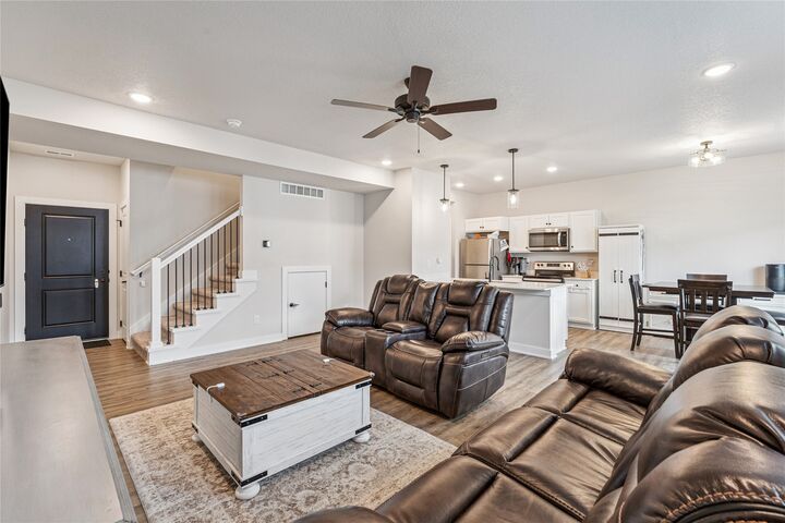 Property Photo:  6949 Holly Court  IA 50131 