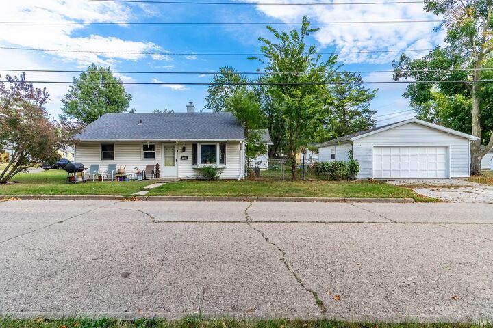 2402 Charlotte Avenue  Fort Wayne IN 46805-3816 photo