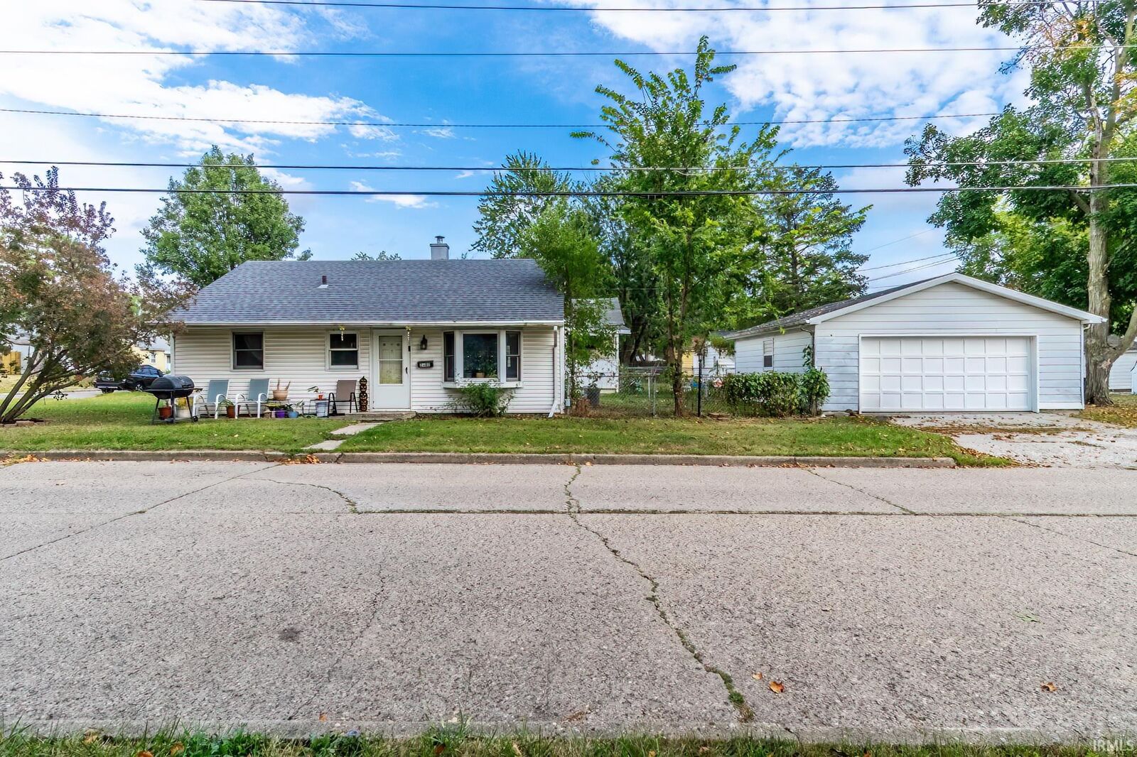 Property Photo:  2402 Charlotte Avenue  IN 46805-3816 