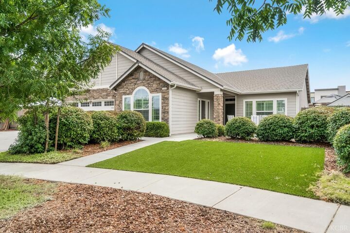 Property Photo:  2255 W Queens Way W  CA 93230 