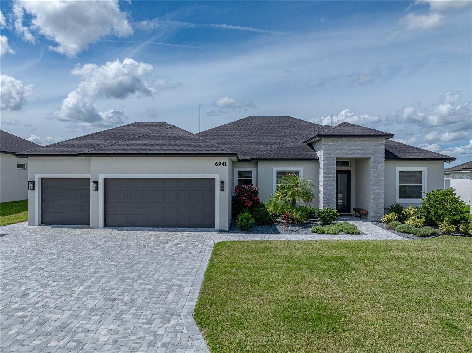 Property Photo:  6941 Bentridge Dr  FL 33813 