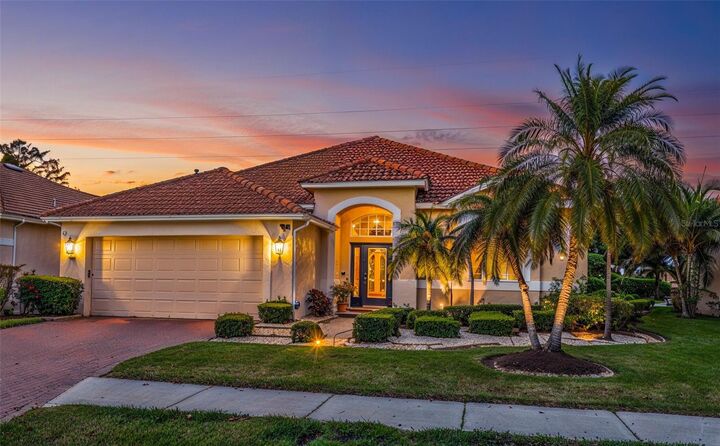 Property Photo: 6841 74th Street Circle E FL 34203