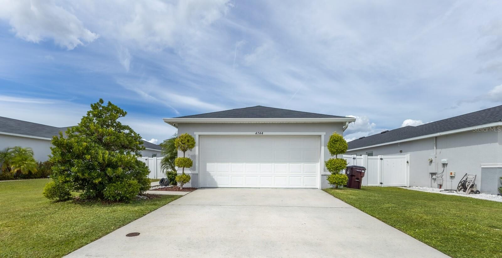 Property Photo:  4744 Glencrest Loop  FL 34772 