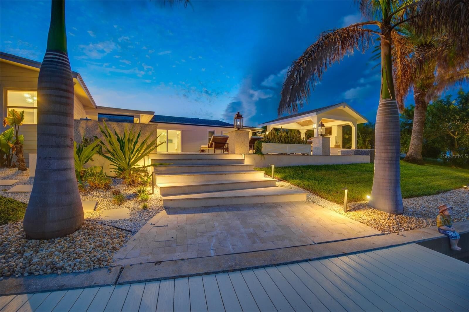 Property Photo:  807 Snug Island  FL 33767 