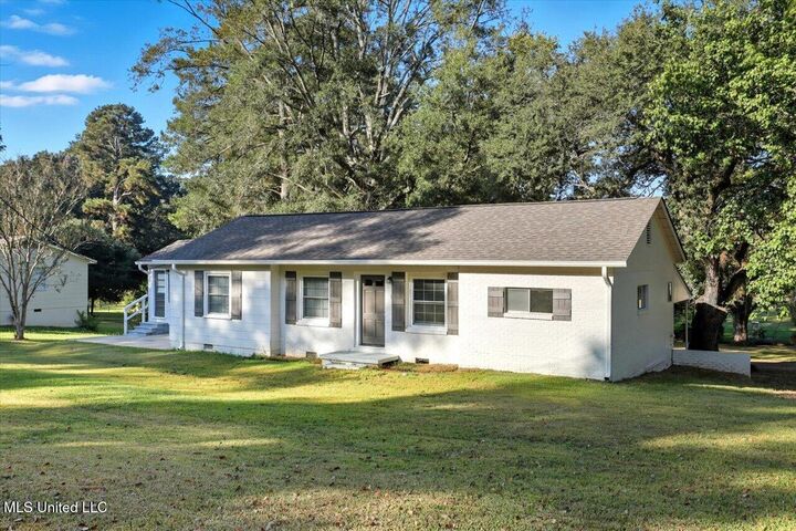 Property Photo:  324 Court Street  MS 39154 