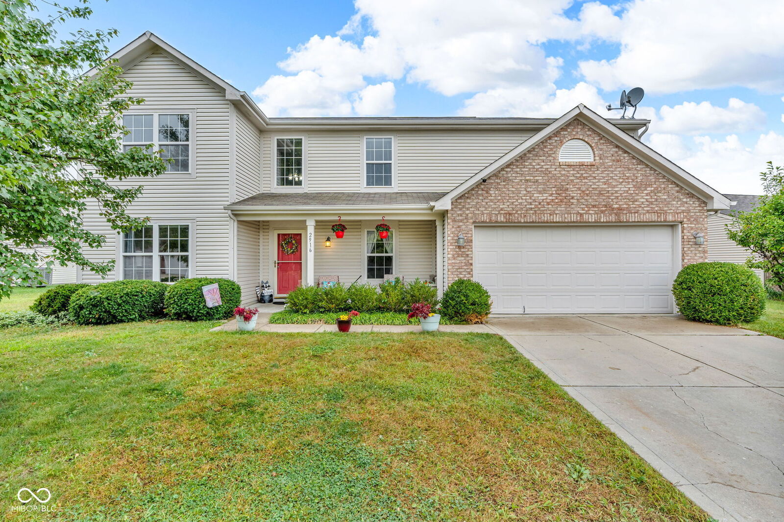 Property Photo:  2916 Lodgepole Drive  IN 46184 