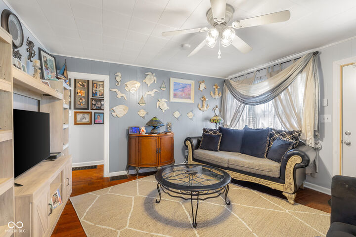 Property Photo:  2220 Union Street  IN 47201 
