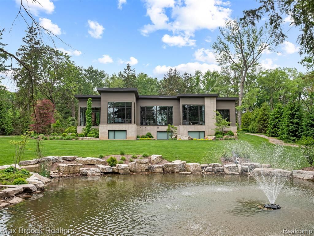 Property Photo: 4890 Charing Cross Road MI 48304 3675