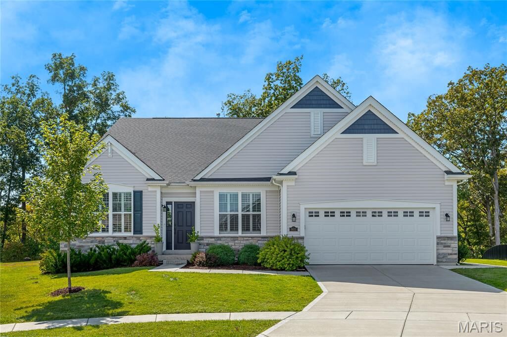 Property Photo:  905 Upland Court  MO 63368 